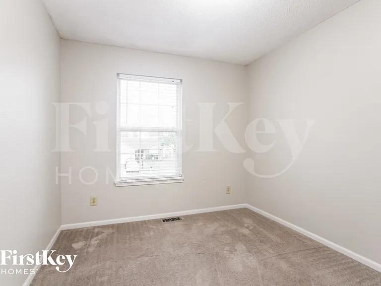 1524 Blue Brook Way — Photo 14