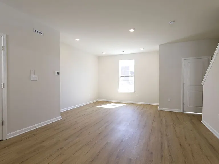 23 Clementon Rd E — Photo 16