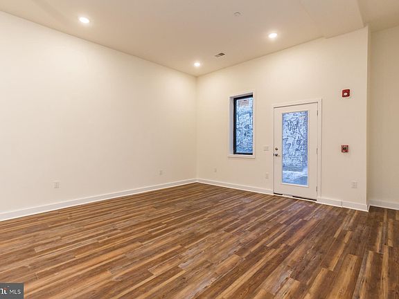 5th image of 2411-19 Kensington Ave #104