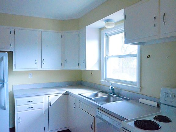 3rd image of 2125 Jackson Ave