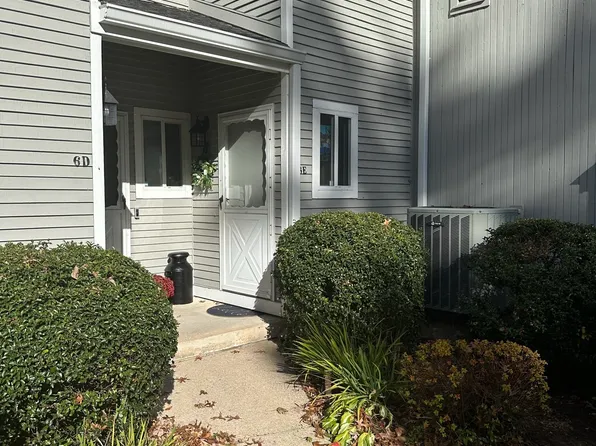 6 Gillette Court #E, Simsbury, CT 06070