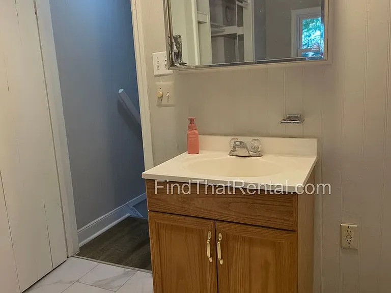 136 W Church Ave — Photo 20