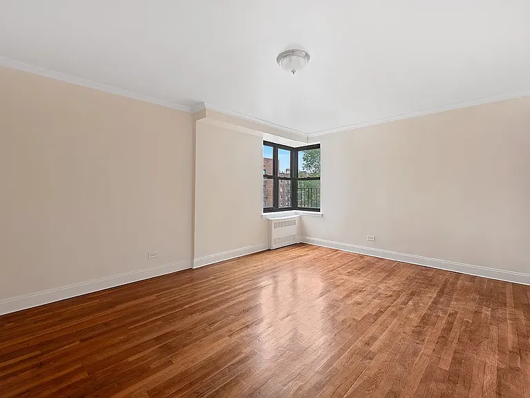 245 Bennett Ave #6D — Photo 3