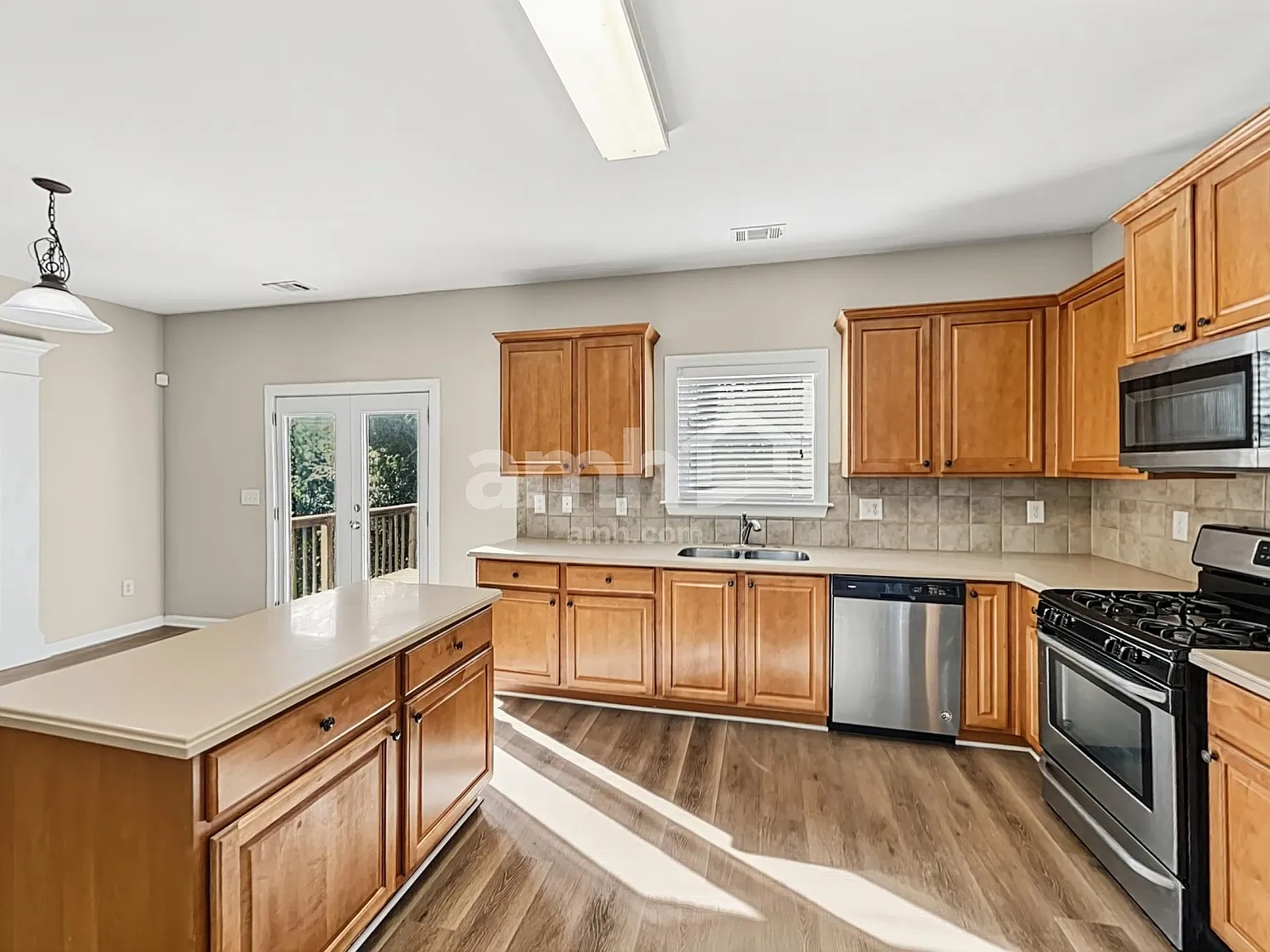 4 bed, 2.5 bath, 2767 sqft, $2,435 — Photo 3