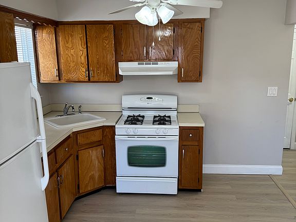 3rd image of 868 Rensselaer Ave Floor 1