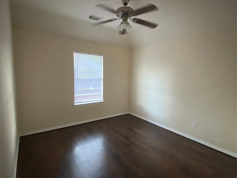 9210 Hidden Lake Cir E — Photo 43