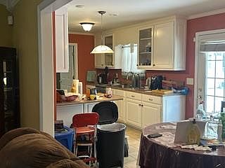 4th image of 1315 9th St SW