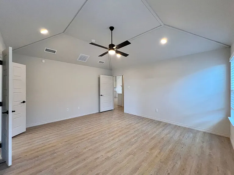 12308 Kenosha Ave — Photo 15