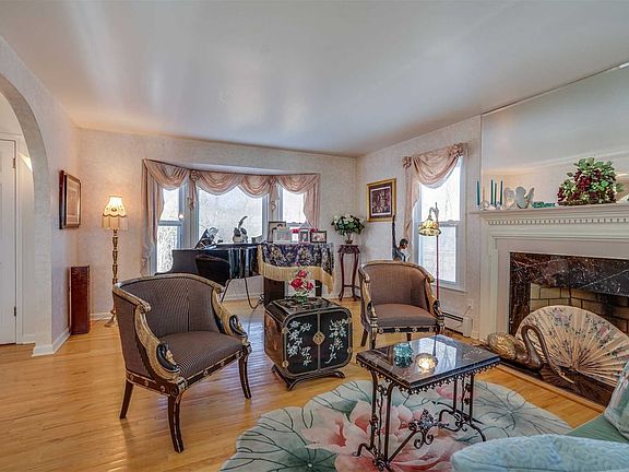3rd image of 25 Skyview Ln