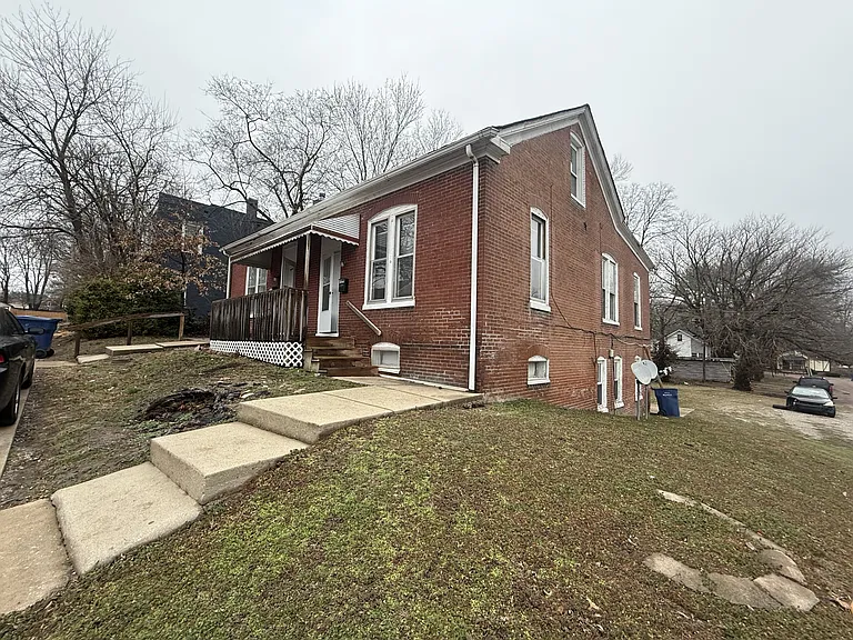 719 Caroline St — Photo 8
