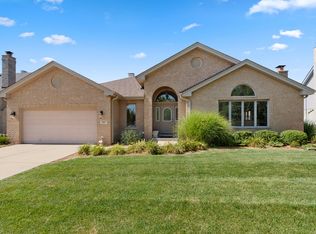 1107 Covington Dr, Lemont, IL 60439