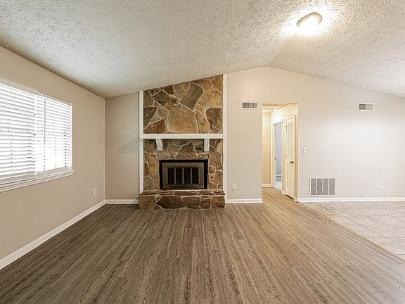 5th image of 4114 Red Laurel Way