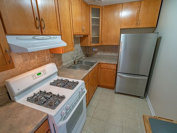 4th image of 3620 N Pine Grove Ave APT 501