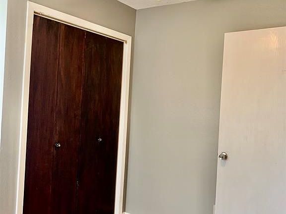 4th image of 15826 Bazelbriar Ln