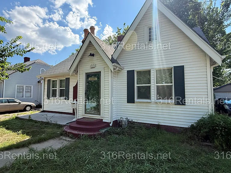 711 S Spruce St — Photo 2