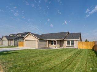 817 S Lakeland Dr, Moses Lake, WA