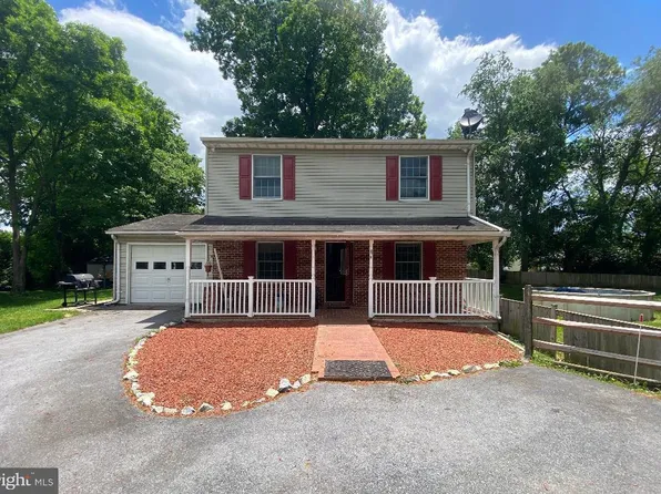 1931 Maplewood Dr, Hagerstown, MD 21740