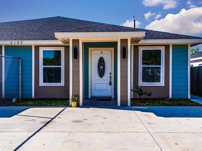 2107 Carlos Ave #A — Photo 1