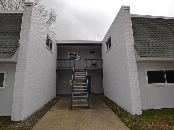 2nd image of 3350 Louisiana #1-4