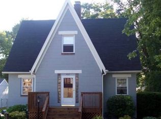 421 Howard Ave, Aurora, IL 60506