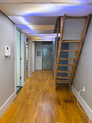 Rented by City Vista Inc | media 8