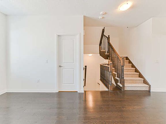 3rd image of 4047 Maitland St