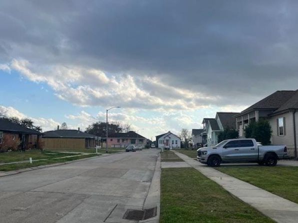 3808 Dominique Dr, Chalmette, LA 70043