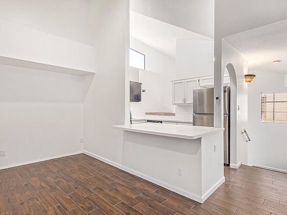 4th image of 10301 N 70th St Unit 208
