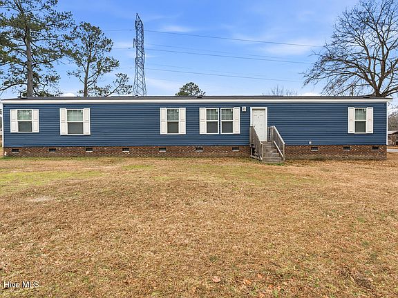 3rd image of 102 Chestnut Lane