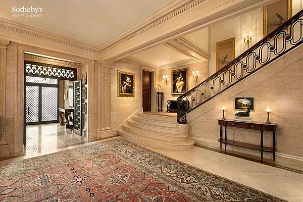 Sold by Sotheby's International Realty | media 2