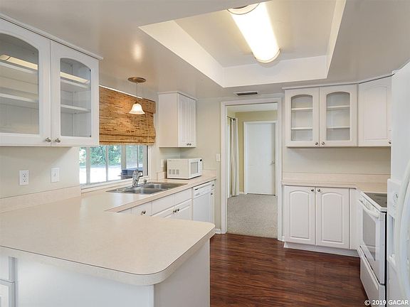 5th image of 1806 NW 22nd St