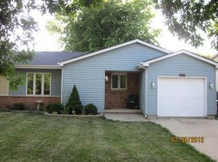 722 Cheyenne Ln, Elgin, IL 60123