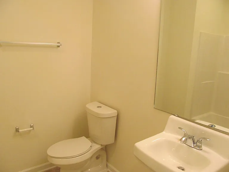 2606 Pennoak Way #D — Photo 12