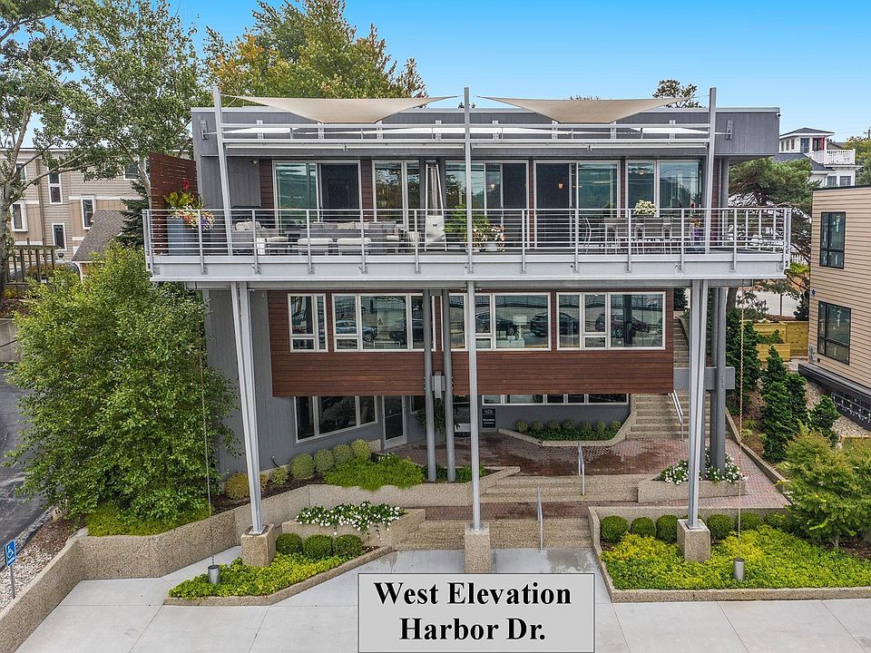 1st image of 212 S Harbor Dr