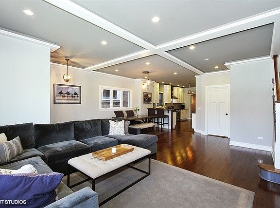 2nd image of 4830 N California Ave