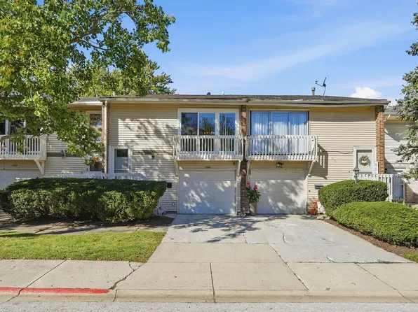 1326 Elder Dr, Aurora, IL 60506