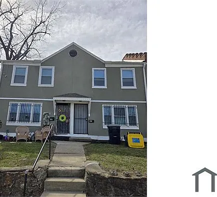 3925 E Linwood Blvd — Photo 1