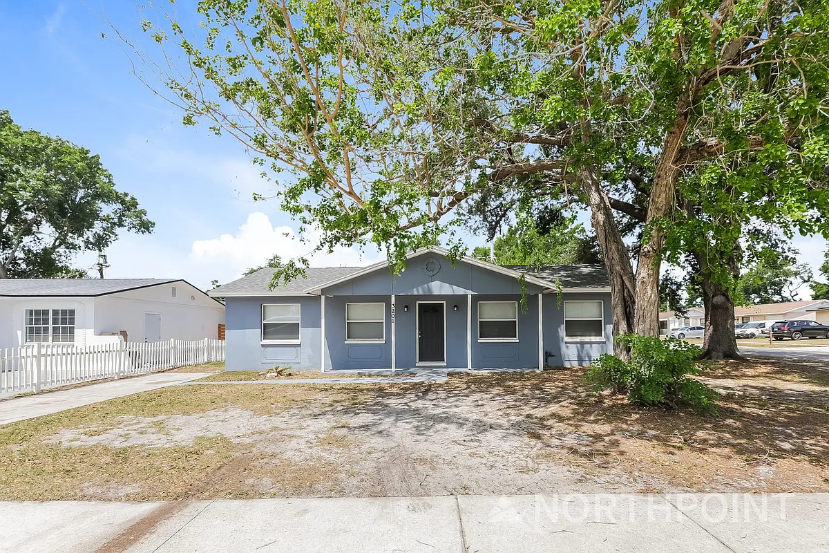 Building Photo - 3201 Delray Dr