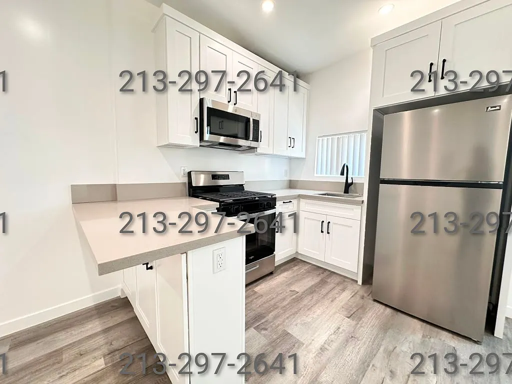 1 bed, 1.5 bath, 650 sqft, $1,650 — Photo 2