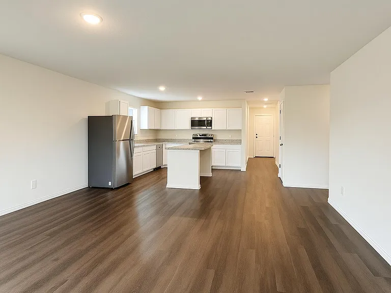 414 E Munson St — Photo 2
