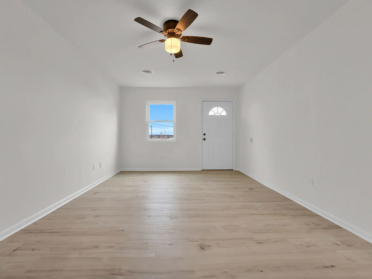 2 bed, 768 sqft, $1,350 — Photo 3