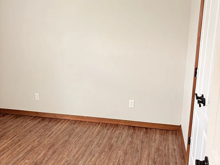 1209 Alma Dr — Photo 11