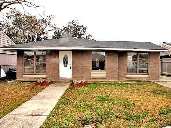 1st image of 109 Elaine Dr