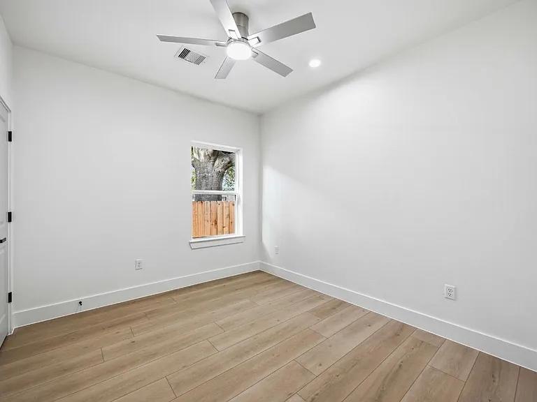 5313 Bacher — Photo 17