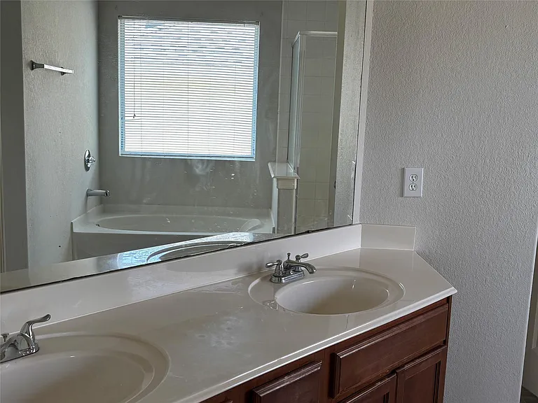 21518 Haylee Way — Photo 23