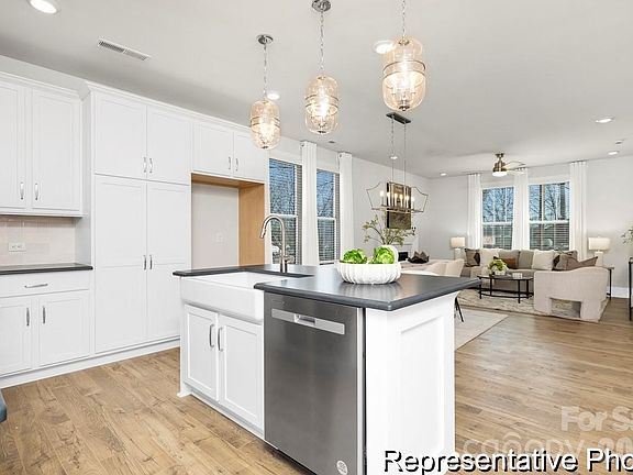 3rd image of 182 Peak View Rd #22P