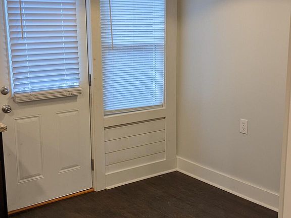 3rd image of 1225 Indianola Ave
