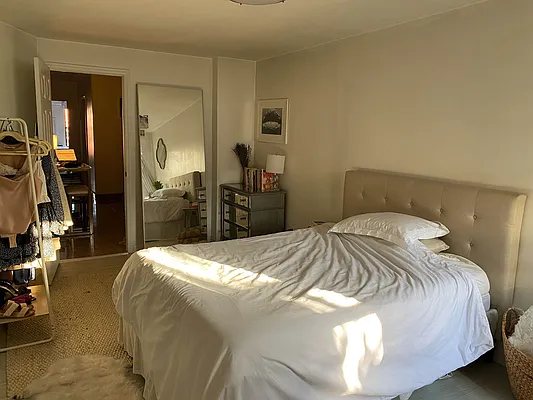 Rented by Jade Stone Real Estate Consulting | media 20