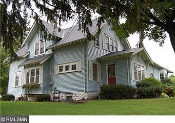 Charming 2 story home!