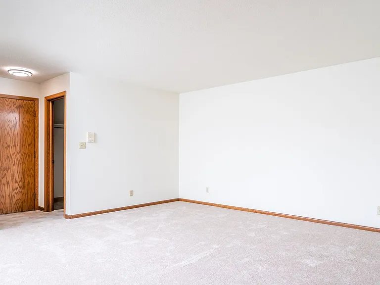 Rose Mall Apartments — Photo 55